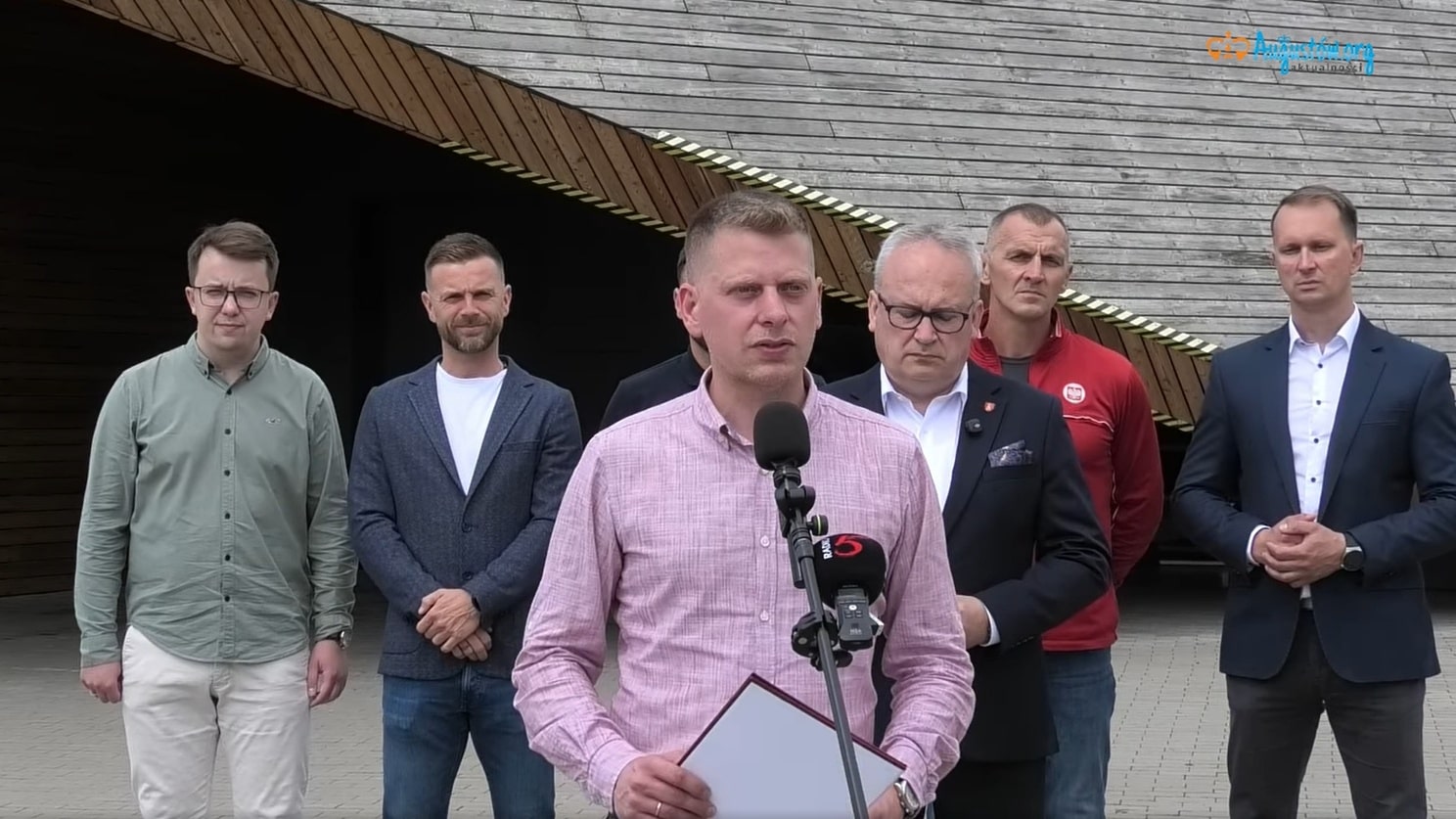 Konferencja prasowa burmistrza Augustowa nt. sytuacji w Augustowskim Klubie Sportowym "Sparta", źródło: Augustów.org, screen